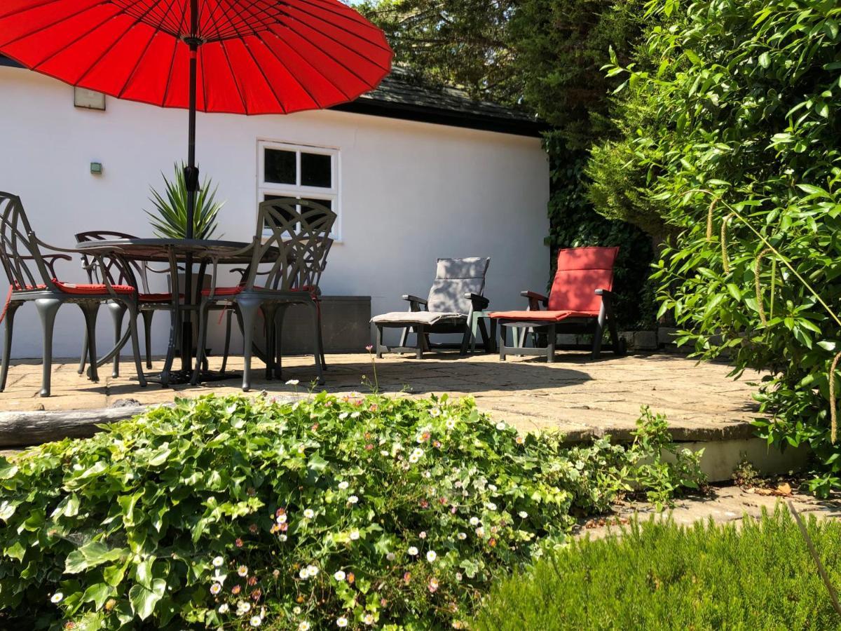 Little Gem With Private Hot Tub - Up To 25 Percent Off Ferry Apartman Shanklin Kültér fotó